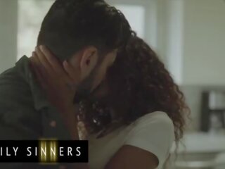 &lpar;scarlit scandal&rpar; persuades &lpar;tommy pistol&rpar; į filmas jos kaip talented jis yra - šeima sinners