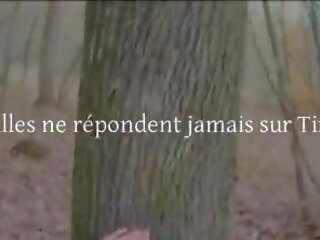 Une middle-aged fait la pute dans les bois, xxx video- 64