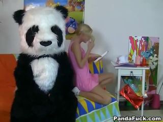 Panda nést v špinavý film hračka xxx video